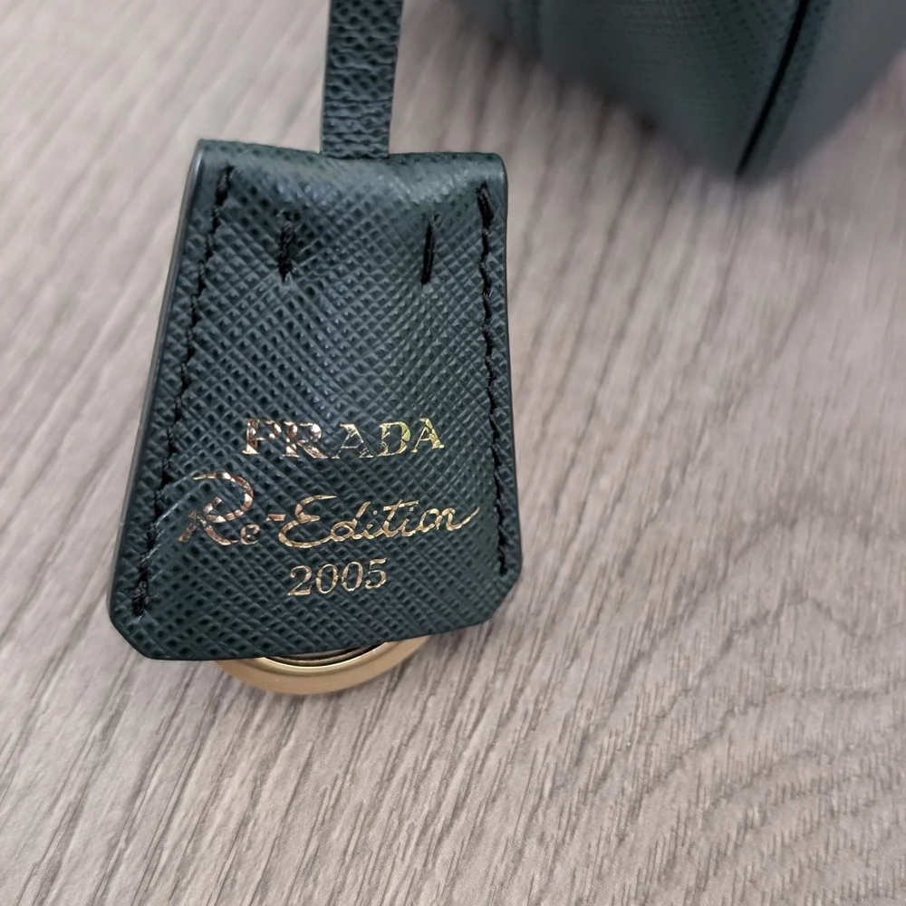 Prada Green Leather Women's Bag - Picture 5 of 6